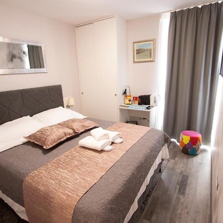 Calm Apartment & Room ザダル エクステリア 写真