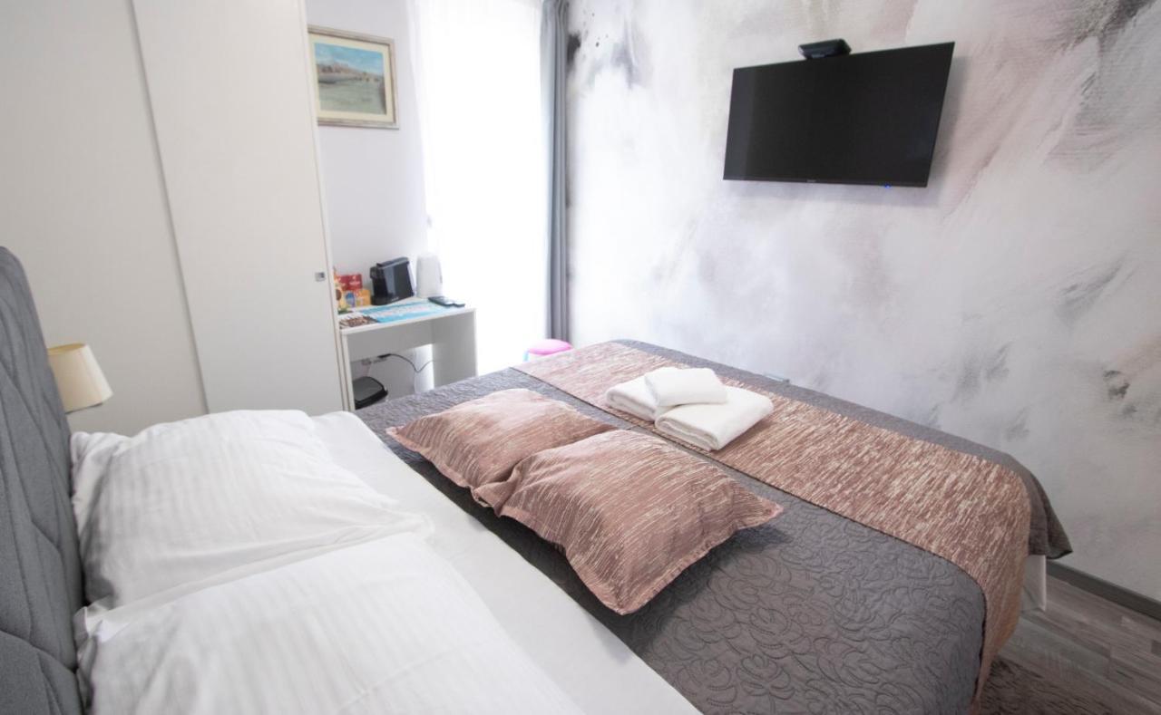 Calm Apartment & Room ザダル エクステリア 写真